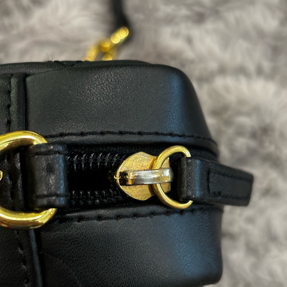 Imán Crossbody - Picture 4 of 12